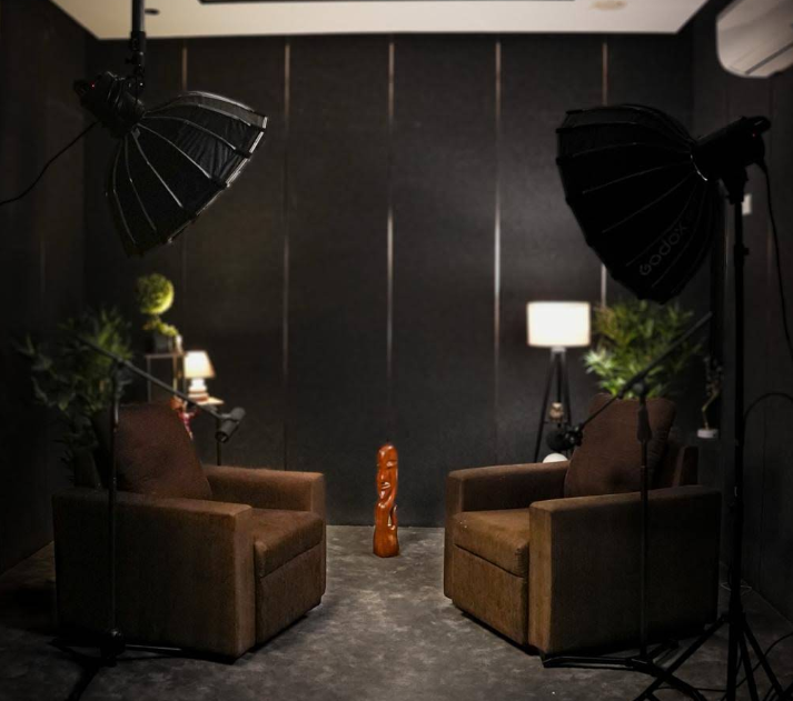 MiddleOvers Studio