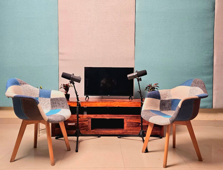 Taperfox Podcast Studio XL