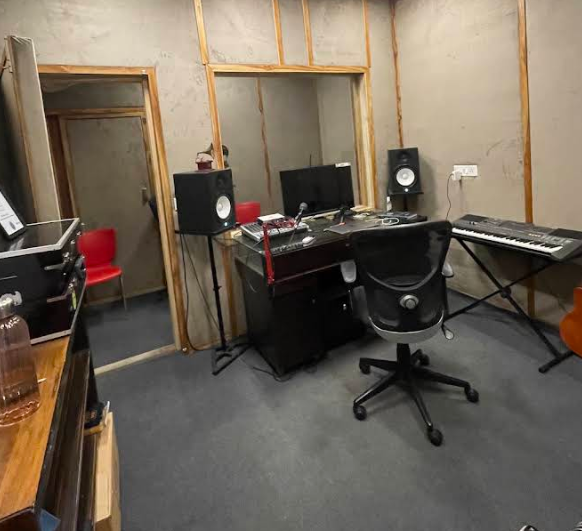 Dean Music Studio (Recording Studio)